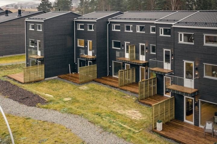 Garden side, 6 apartment row, Eidsvoll · Norway